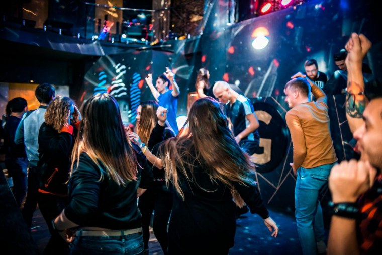 Темная комната в клубе