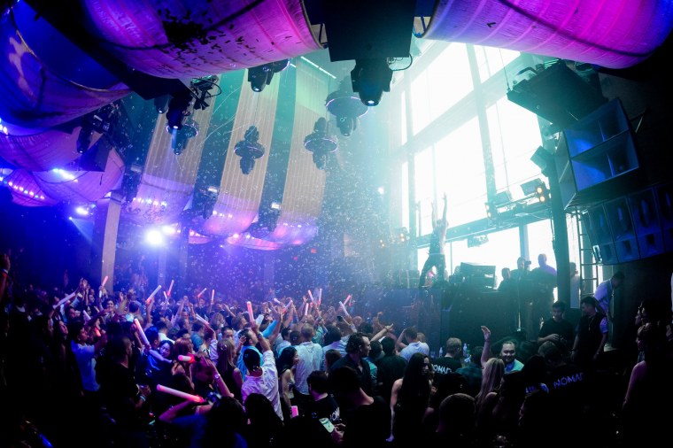 Темный ночной клуб