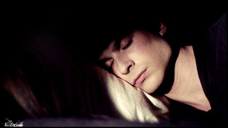 Спящий Деймон Сальваторе