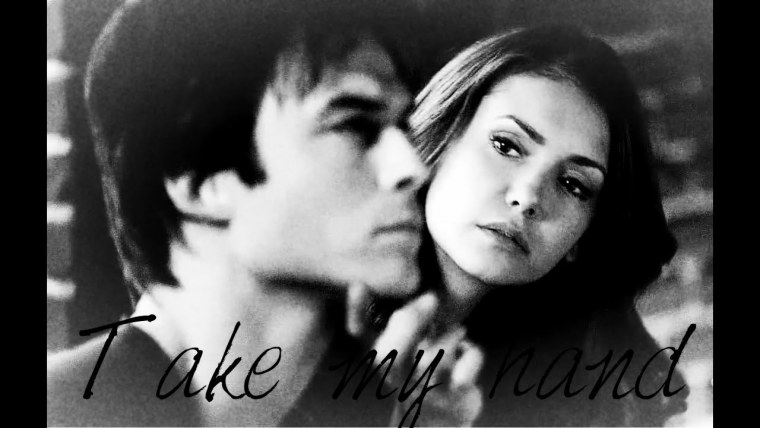 Елена Гилберт и Деймон Сальваторе гиф