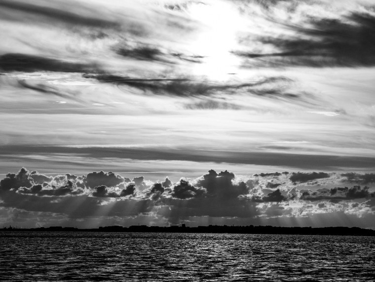 Белый закат