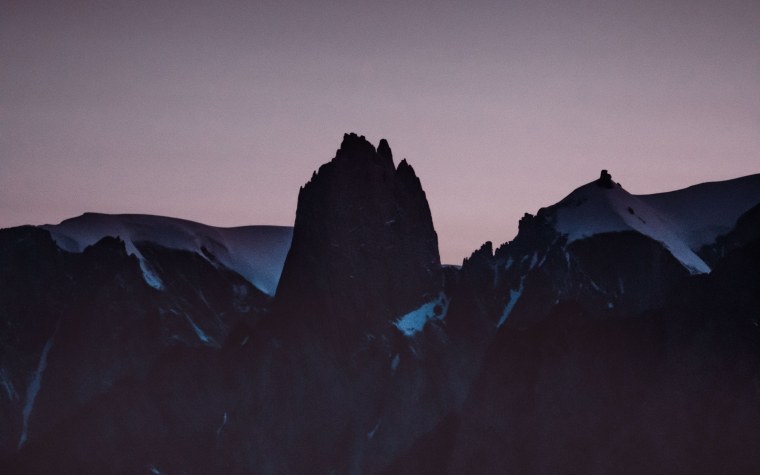 Темные горы Эстетика