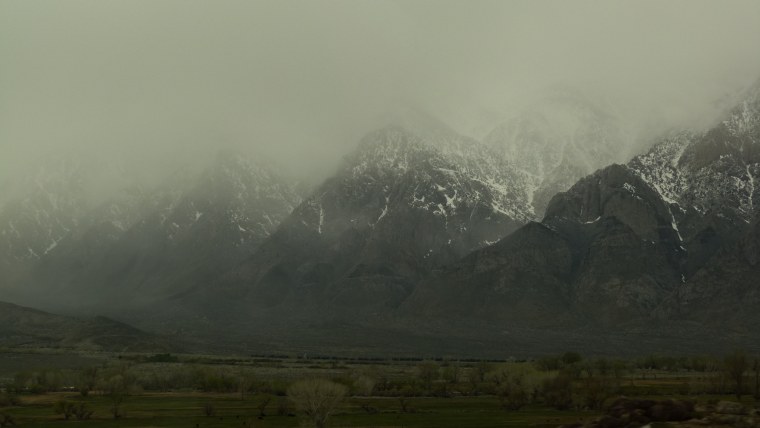 Фон гор с туманом