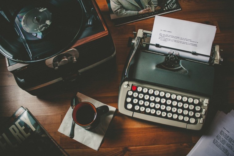 Печатная машинка в интерьере