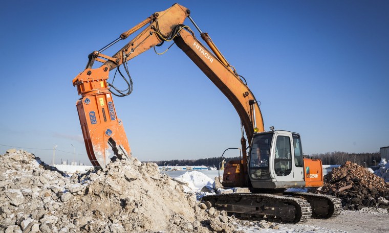 Экскаватор Hitachi ex225