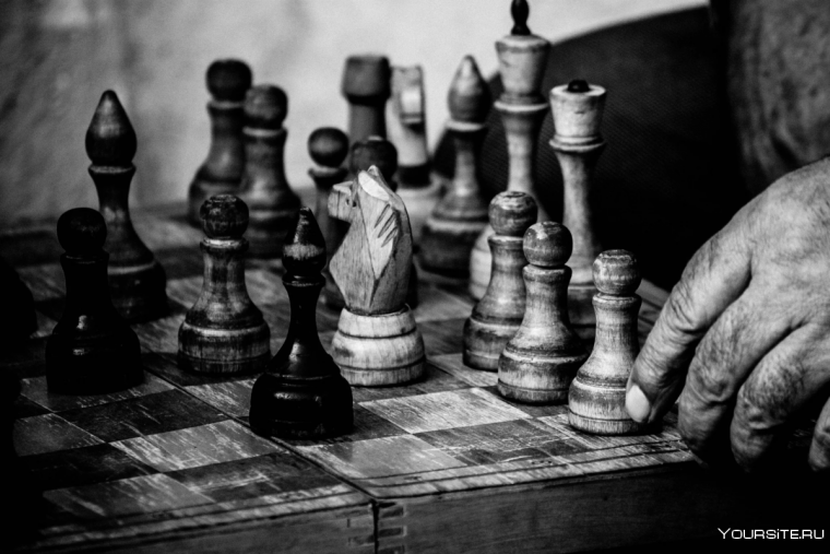 Шахматная доска черно белая