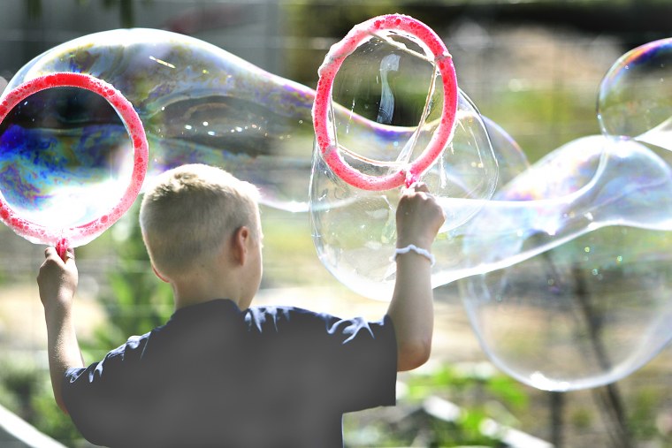 Гигантские мыльные пузыри