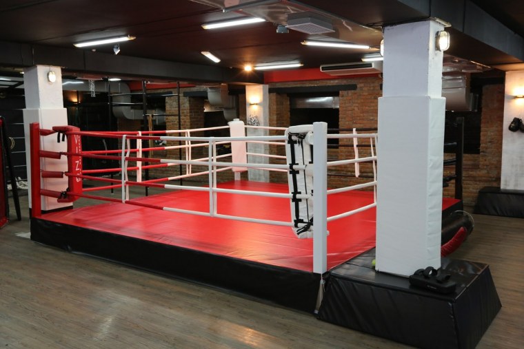 Зал бокса пустой