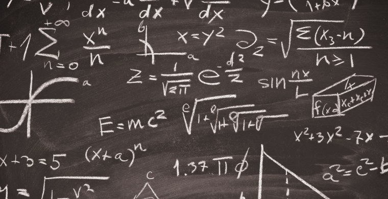 Доска с кучей формул