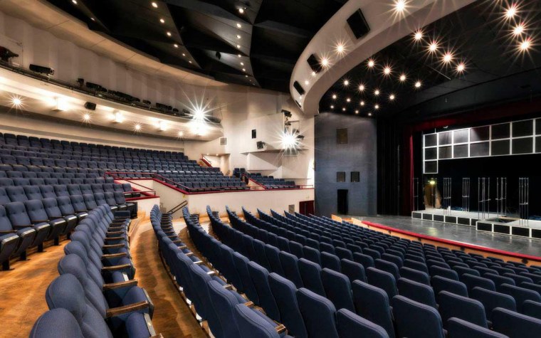 Сцена театра сатиры в Москве