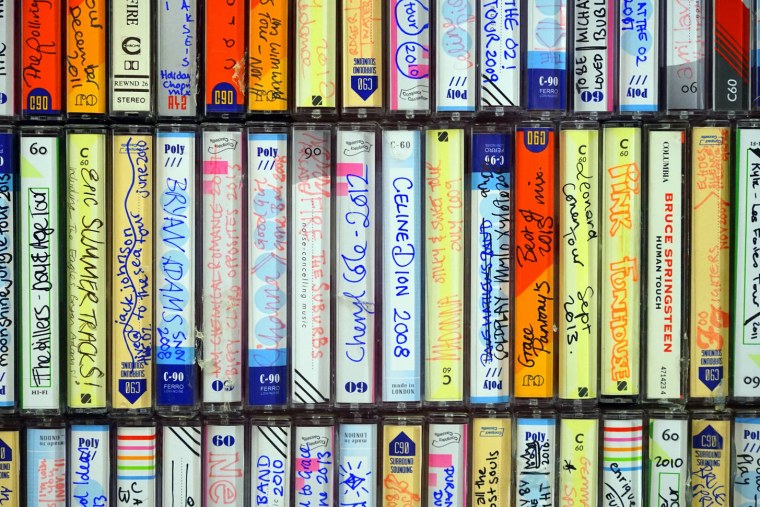 Обои на телефон кассета