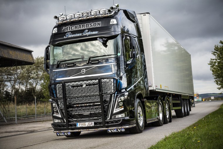 Фура Вольво fh16