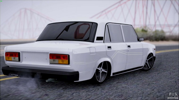 ВАЗ 2107 спереди