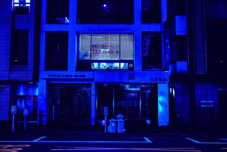 Голубой неон город