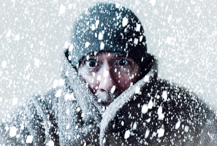 Замерзшая девушка