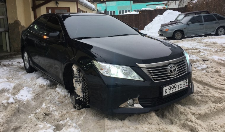 Toyota Camry v50 черная тонированная