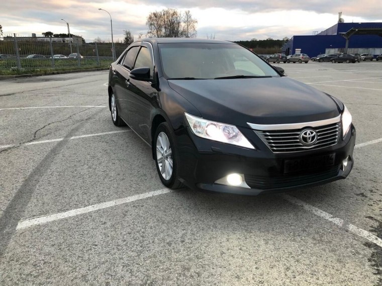 Тойота Камри 50