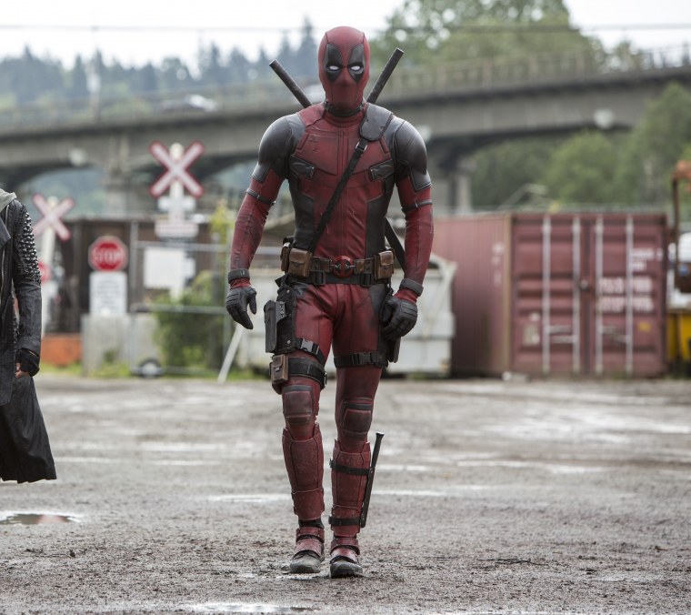 Дэдпул во весь рост