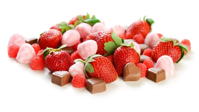 Фрукты и конфеты