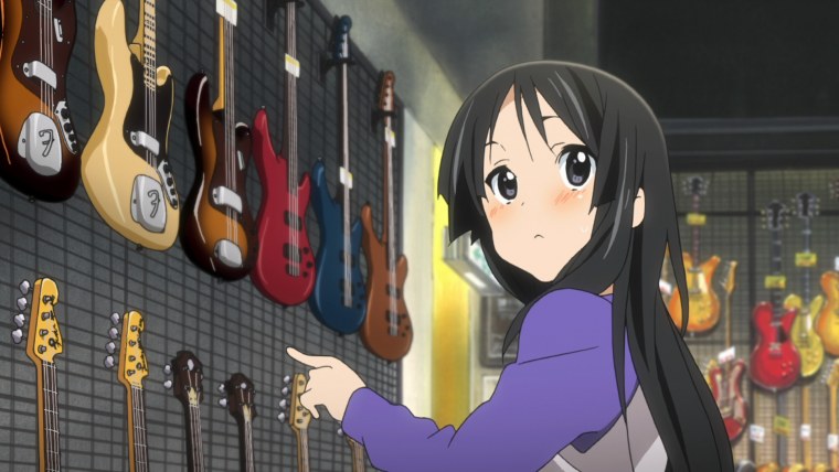 Mio Akiyama в полный рост