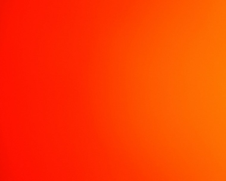 Ярко оранжевый цвет