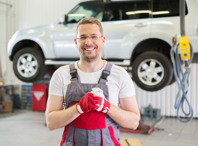 Сотрудники автосервиса