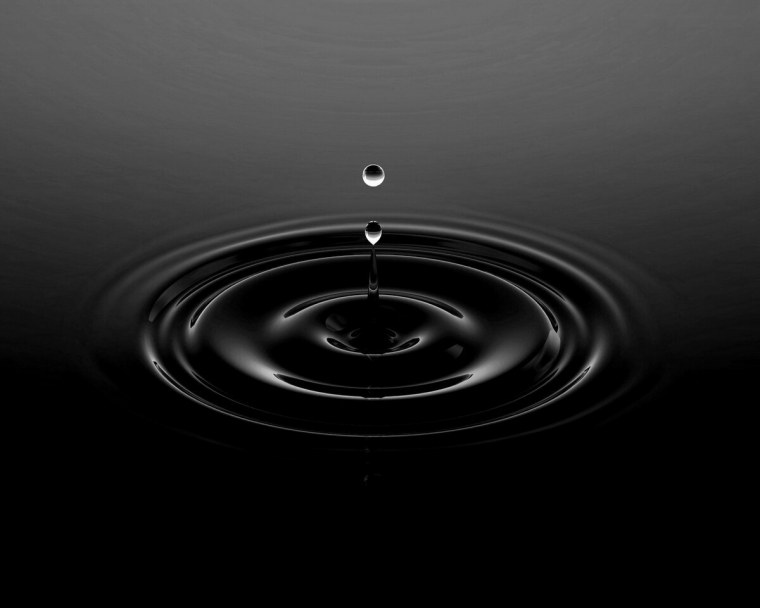 Капли на стекле