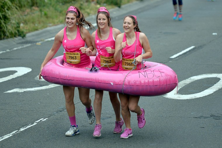 Три девушки смешные