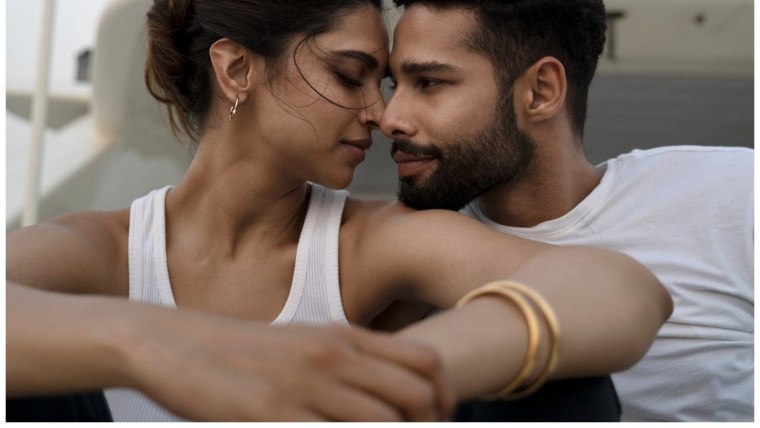 Дипика Падуконе 2018 грудь