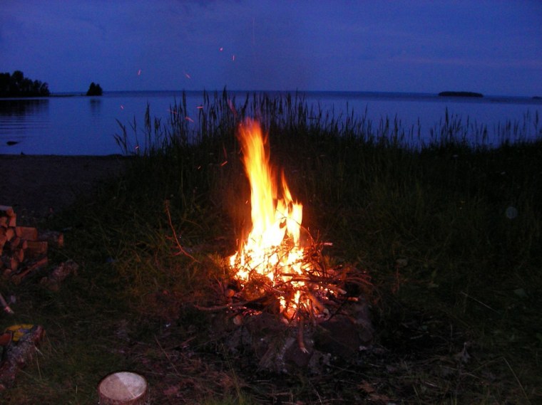 Вечер у костра