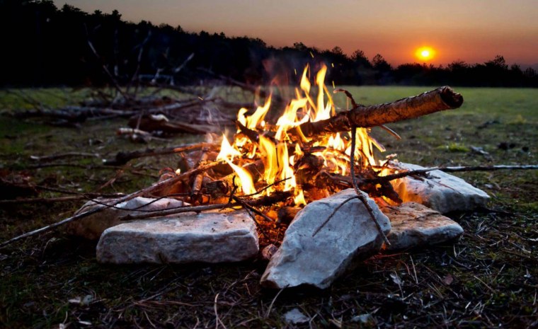 Походный костер