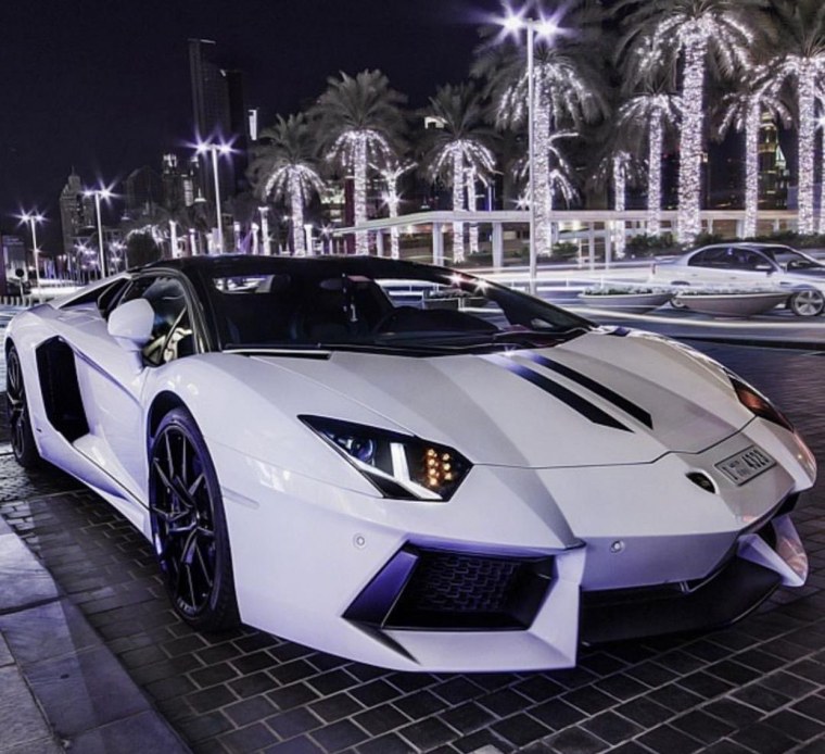 Мерседес авентадор