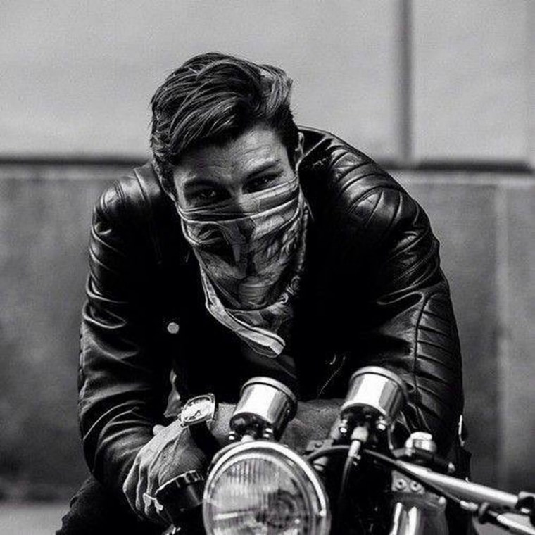 Парень на байке на аву