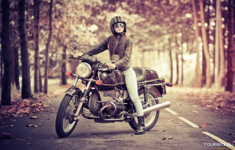 Осенняя фотосессия на мотоцикле