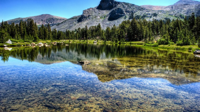 Пятнистое озеро, Британская Колумбия, Канада