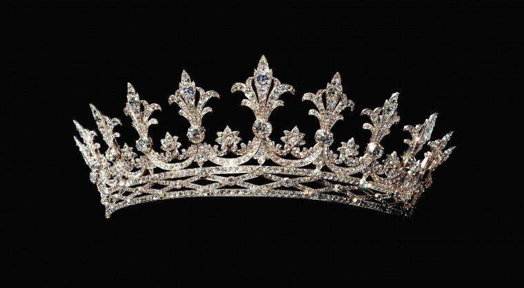 Череп с короной