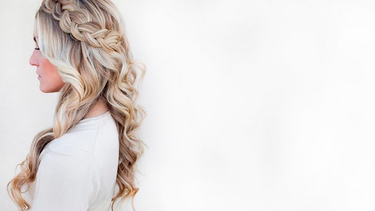 Прическа на белом фоне