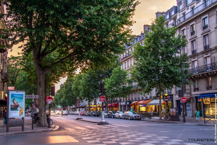 Центральная улица Парижа