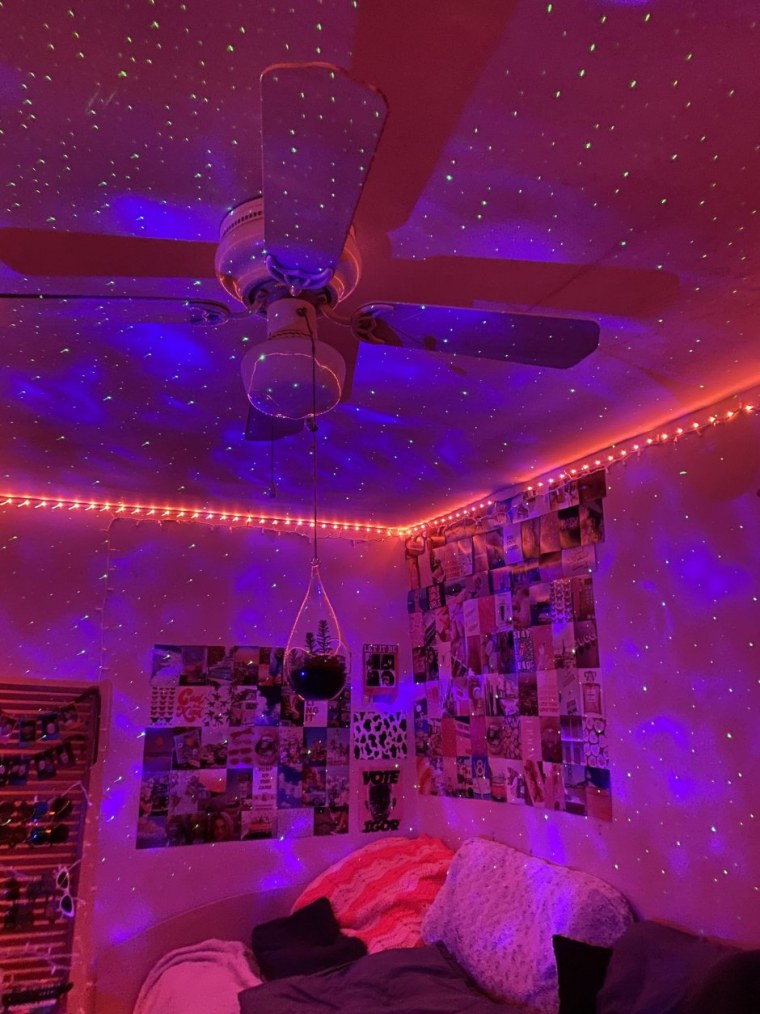 Эстетичная комната с подсветкой