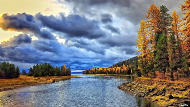 Осенняя река