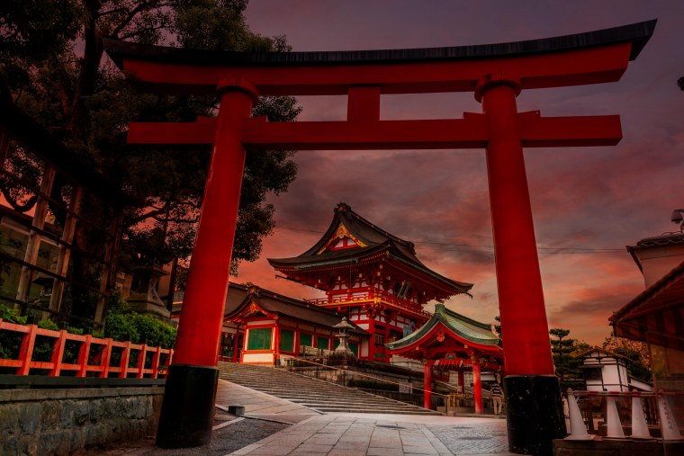 Японский храм Фусими Инари