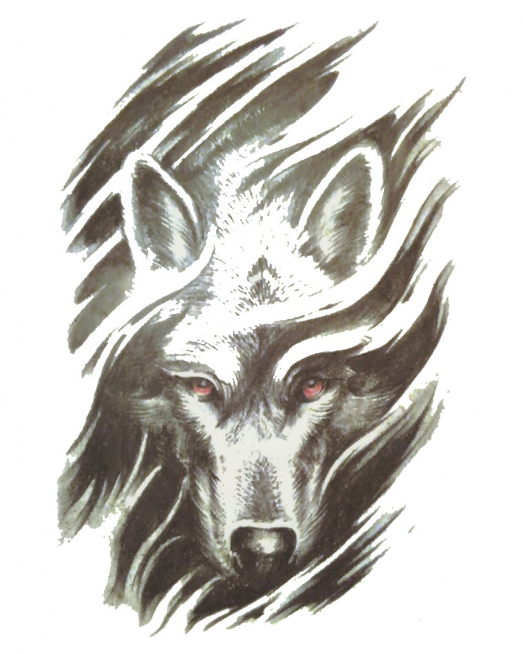 Тату волк на фоне леса