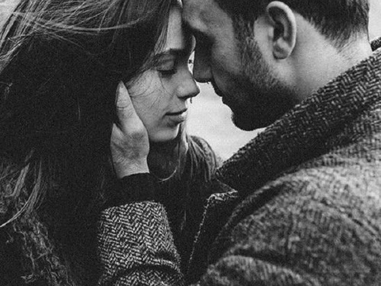 Пара объятия