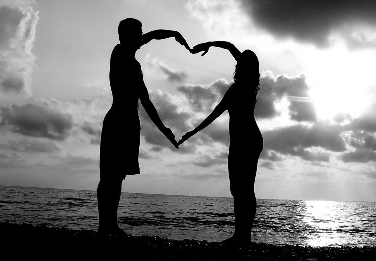 Черно белые картинки любовь