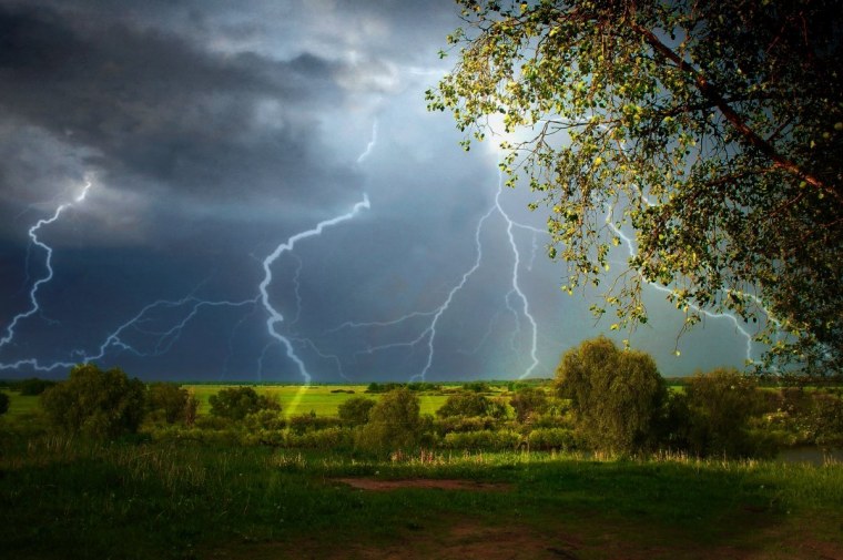 Гроза и дождь