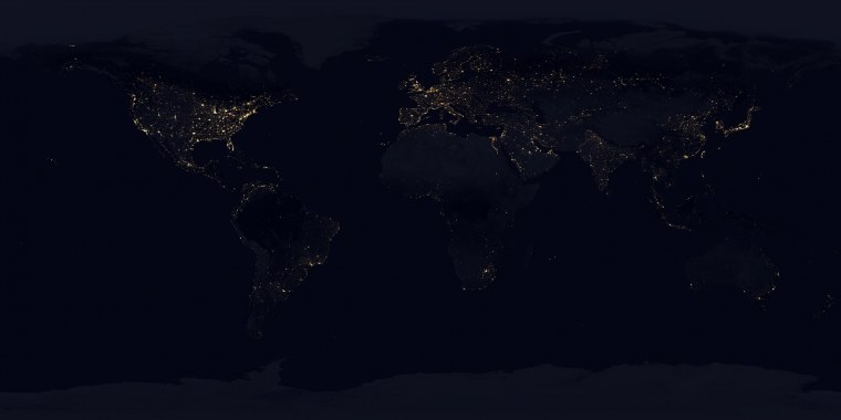 Мир из космоса ночью