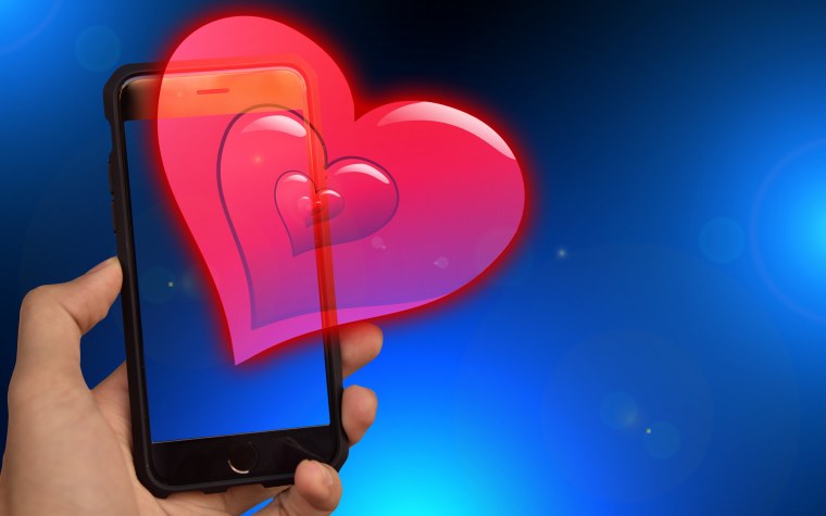 Сердце из телефонов