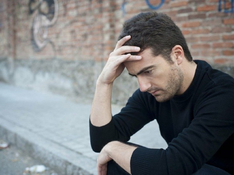 Грустный мужчина