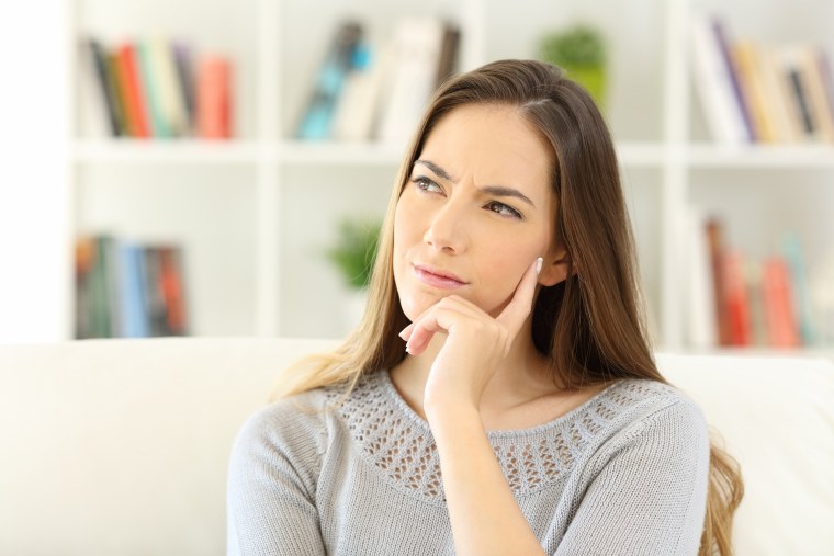 Задумчивая девушка