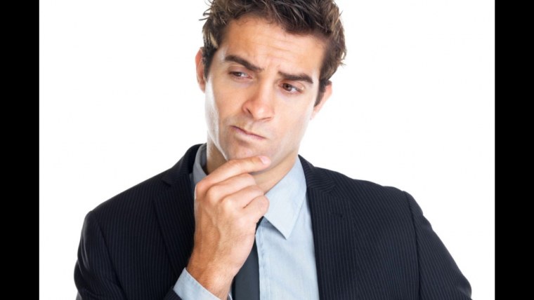 Задумчивый мужчина